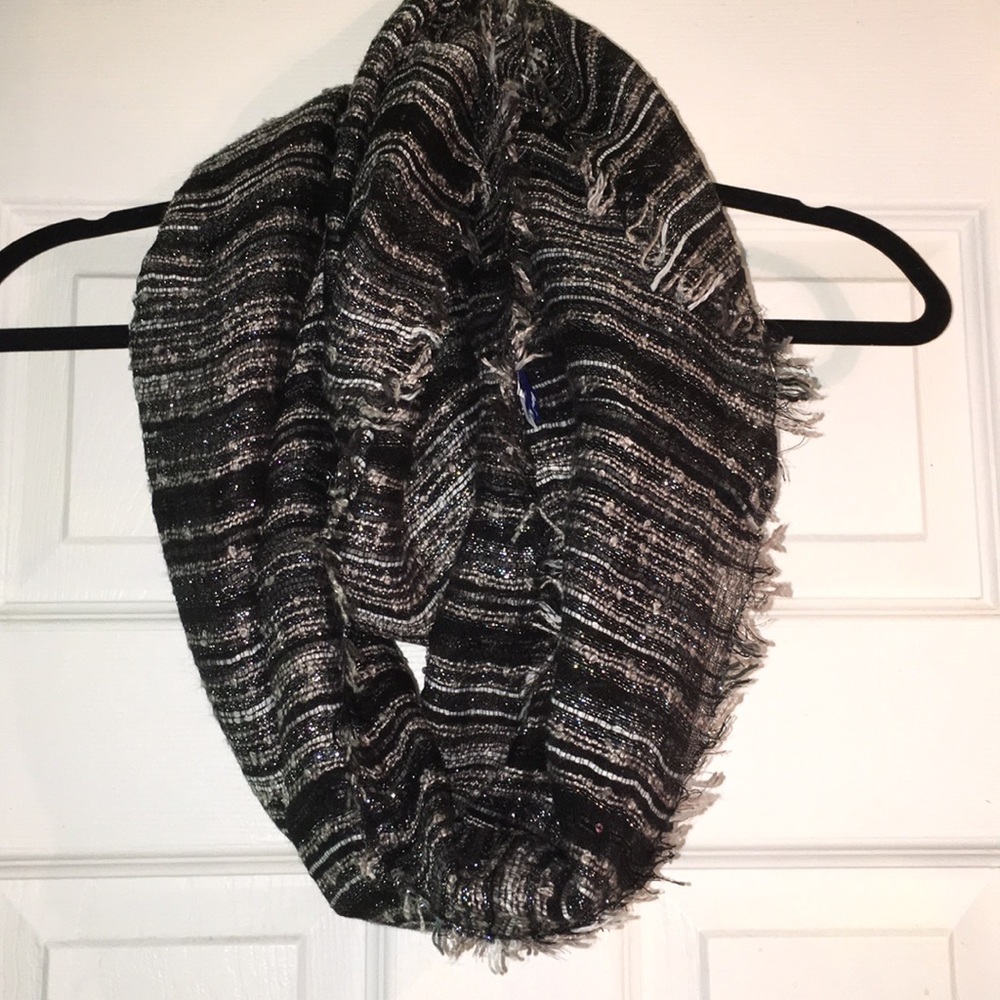 Infinity scarf